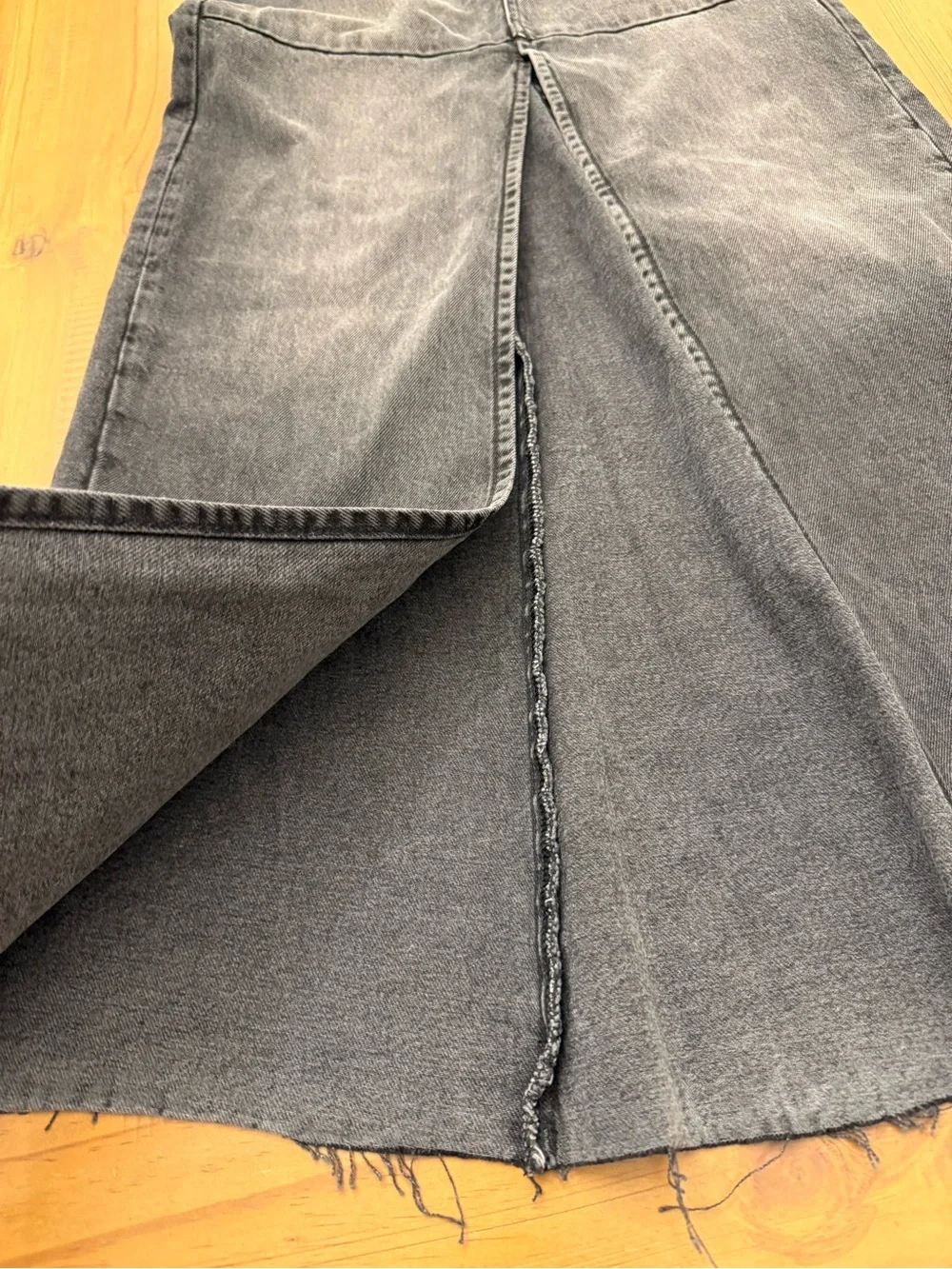 Reformation Tazz Maxi Denim Long Skirt Size 23 Black Wash Front Slit Taw Hem - Picture 10 of 15